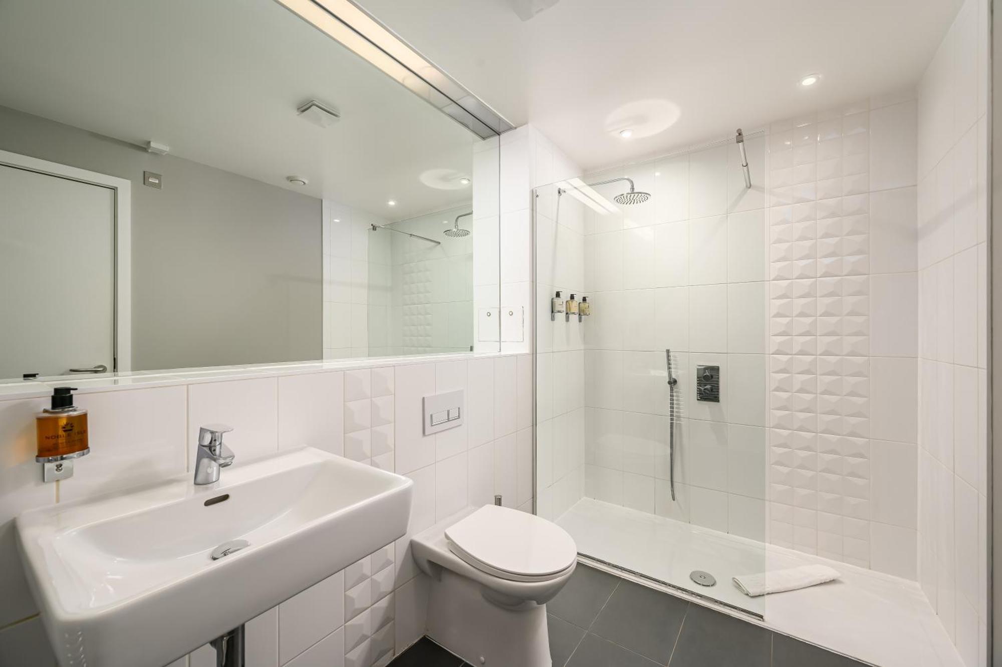 Destiny Scotland -The Malt House Apartments Эдинбург Экстерьер фото